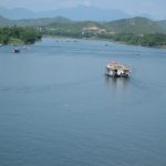 Hương giang- Đường vào Hòn Chén