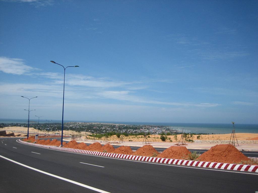 Đường vào Mũi Né