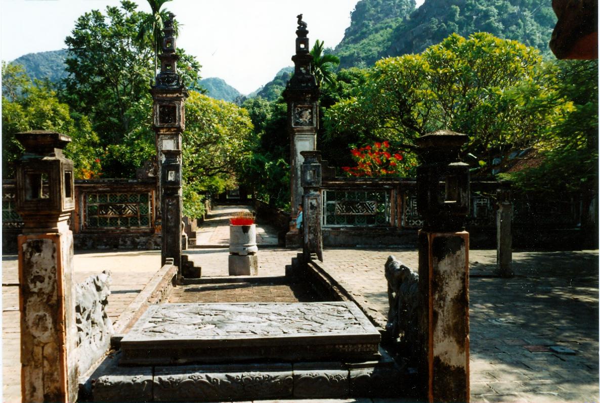 Cổng vào đền Đinh Tiên Hoàng ở Hoa Lư, Ninh Bình