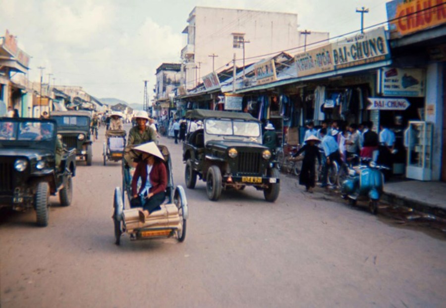 DuongGialongQuyNhon1965CuaTomRobinson
